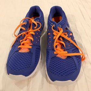 Nike sneakers !! NWOT